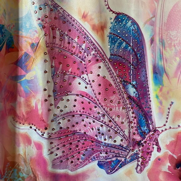 Fun butterfly dress. Perfect for a spring wedding! - Picture 2 of 5